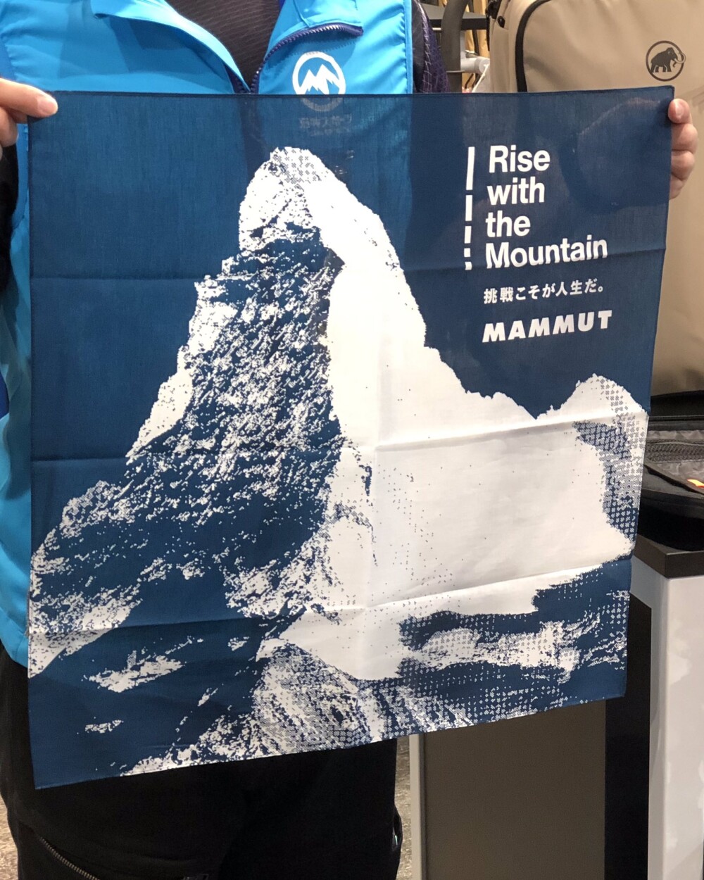 マッターホルン⛰️が描かれたバンダナ🎁