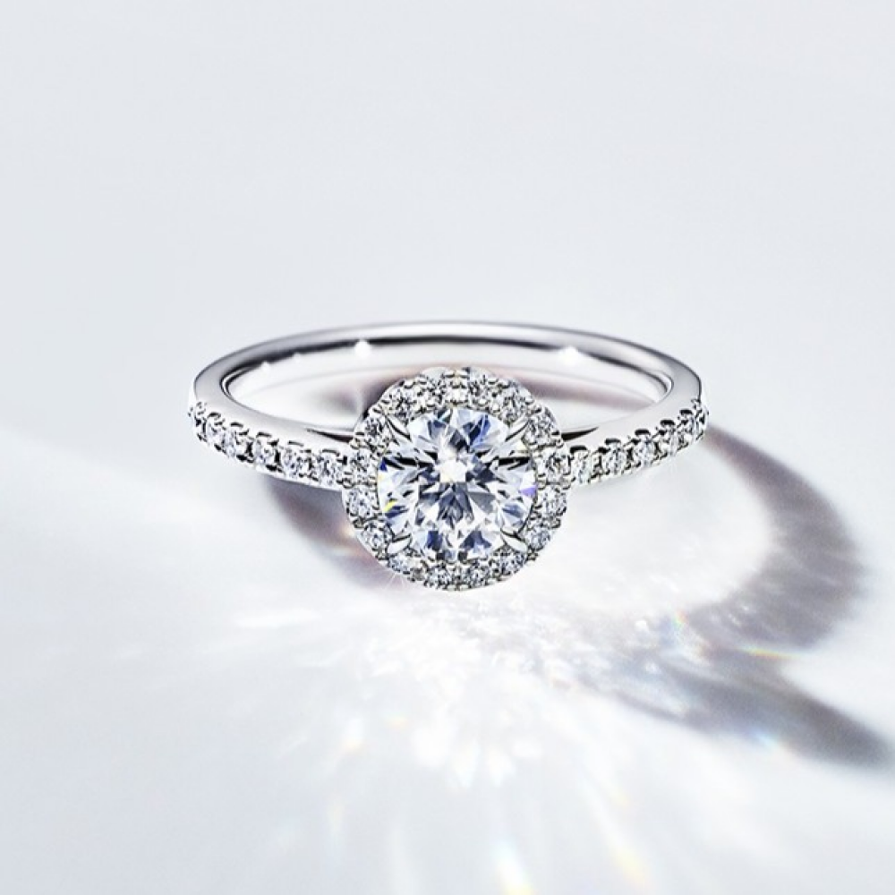 【HOLIDAY WEDDING】のご案内