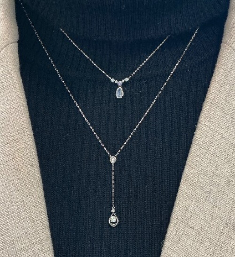 新作のジュエリーを使った冬のコーディネート