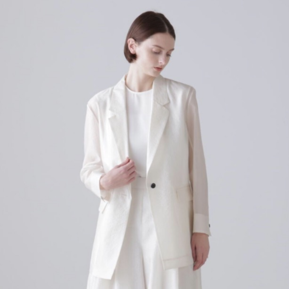 一着できちんと見え！春を軽やかに纏う「ライトジャケット」