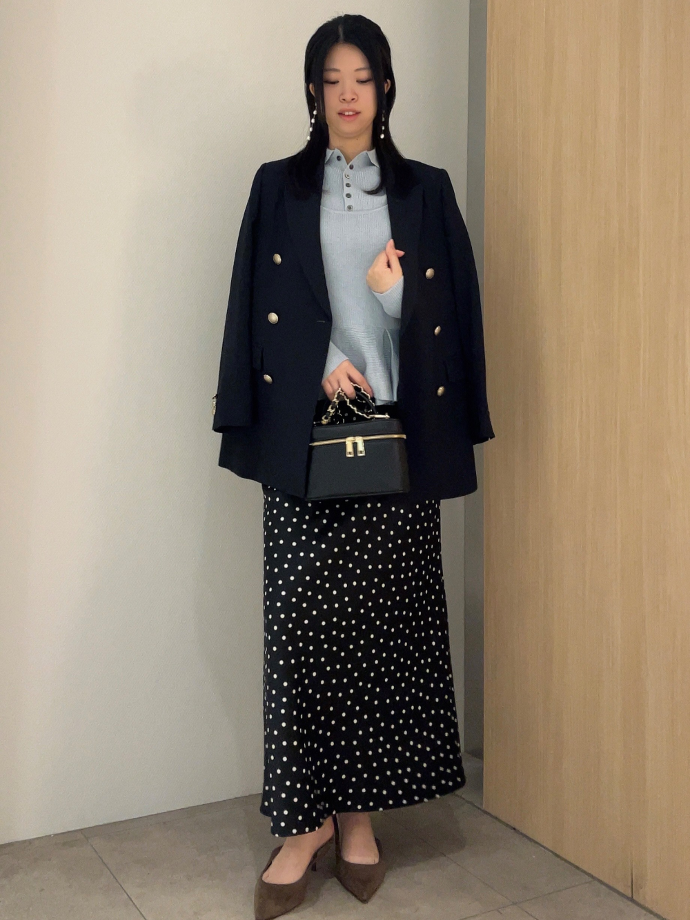 〈防シワジャケット〉女性らしい紺ブレスタイル