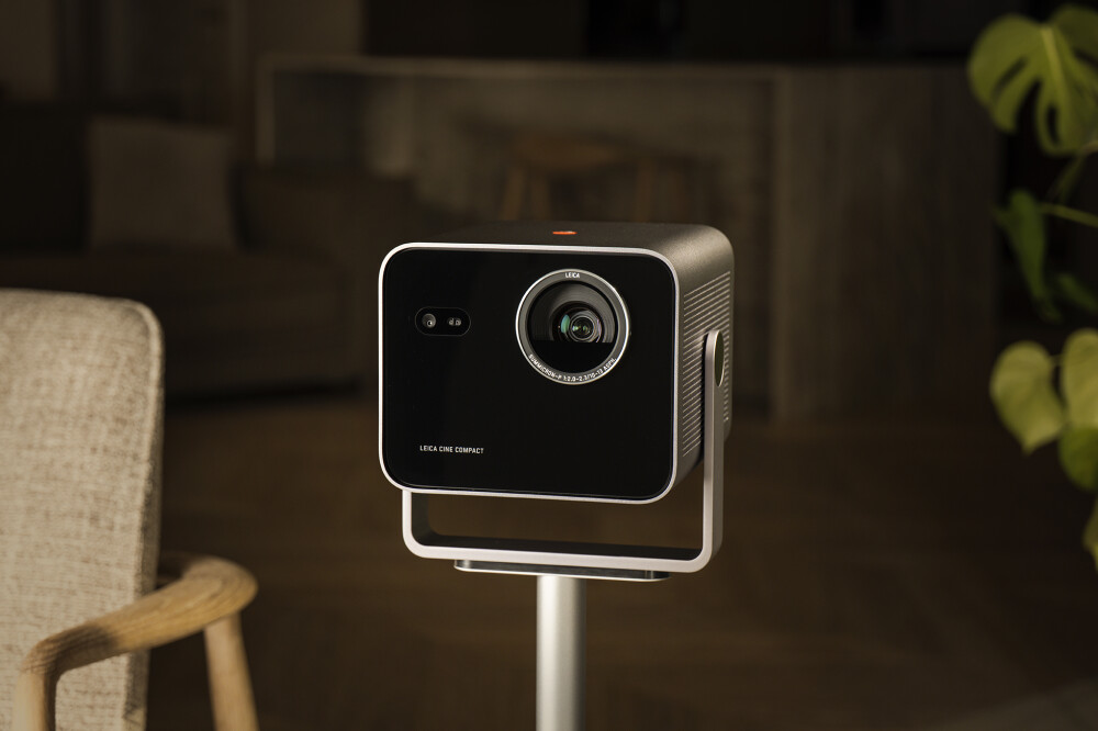 自宅で手軽に没入感のあるホームシネマ体験を実現  ~ライカCine Compact 1~