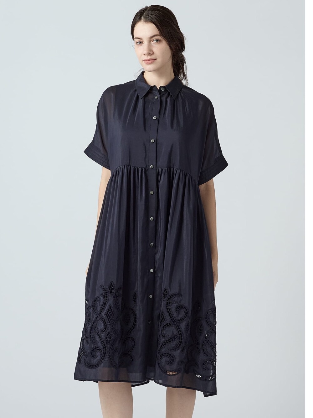 【AQUASCUTUM】コード刺繍ドレス