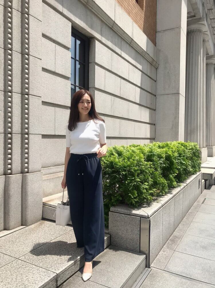 ドロストパンツで作る大人のリラックスカジュアルスタイル ｍ プルミエ 大丸東京店公式 Shop Blog