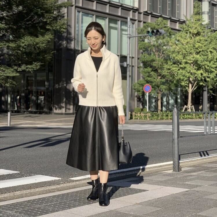レザースカートでシックな秋のモノトーンコーディネート m プルミエ 大丸東京店公式 Shop Blog レザースカートでシックな秋のモノトーンコーディネート m プルミエ 大丸東京店公式 Shop Blog