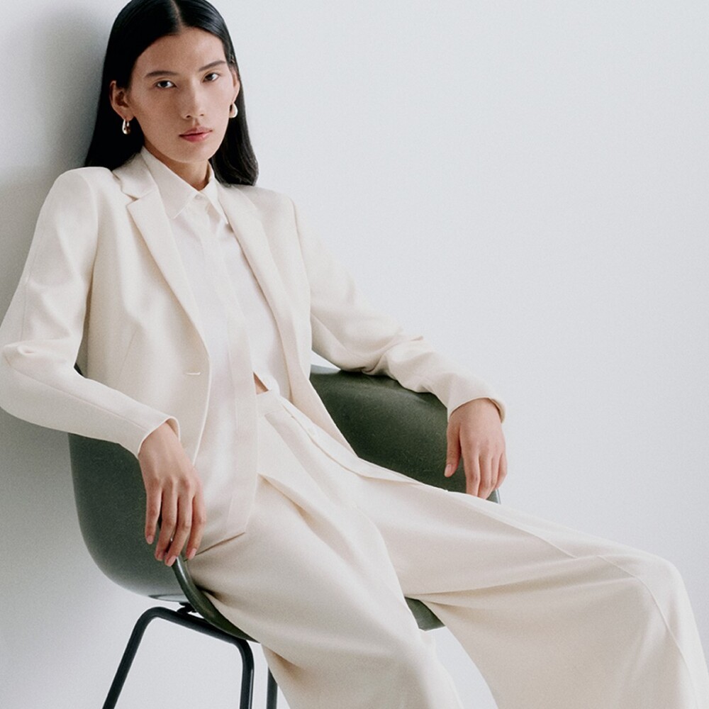 春を彩る新型スーツのご紹介