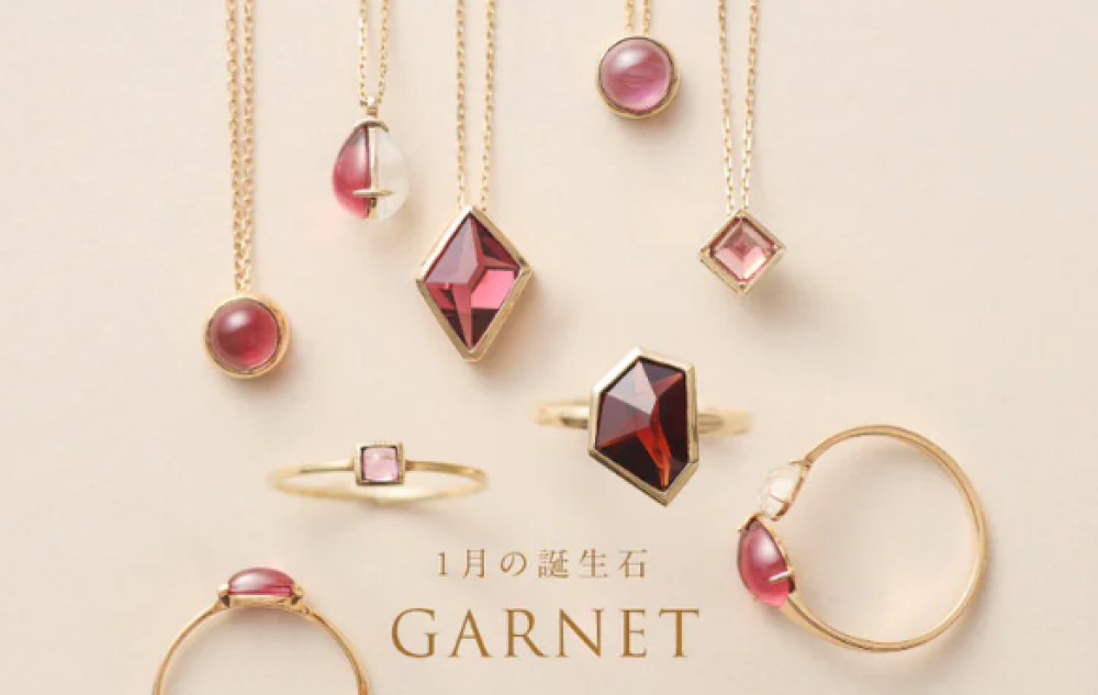 【新年のお守りジュエリー】　ローズガーネットのネックレスを胸元に