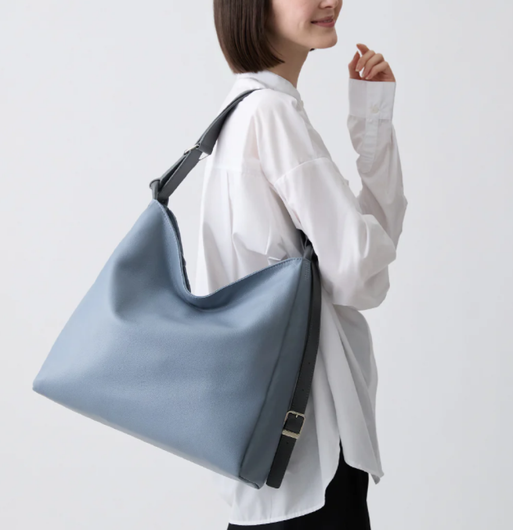 PC持ち歩きの方におすすめ！軽さと機能性を両立した2Wayバッグ