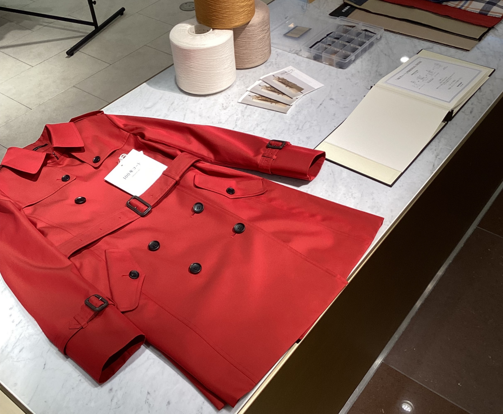 こだわりの100年コートを🧥