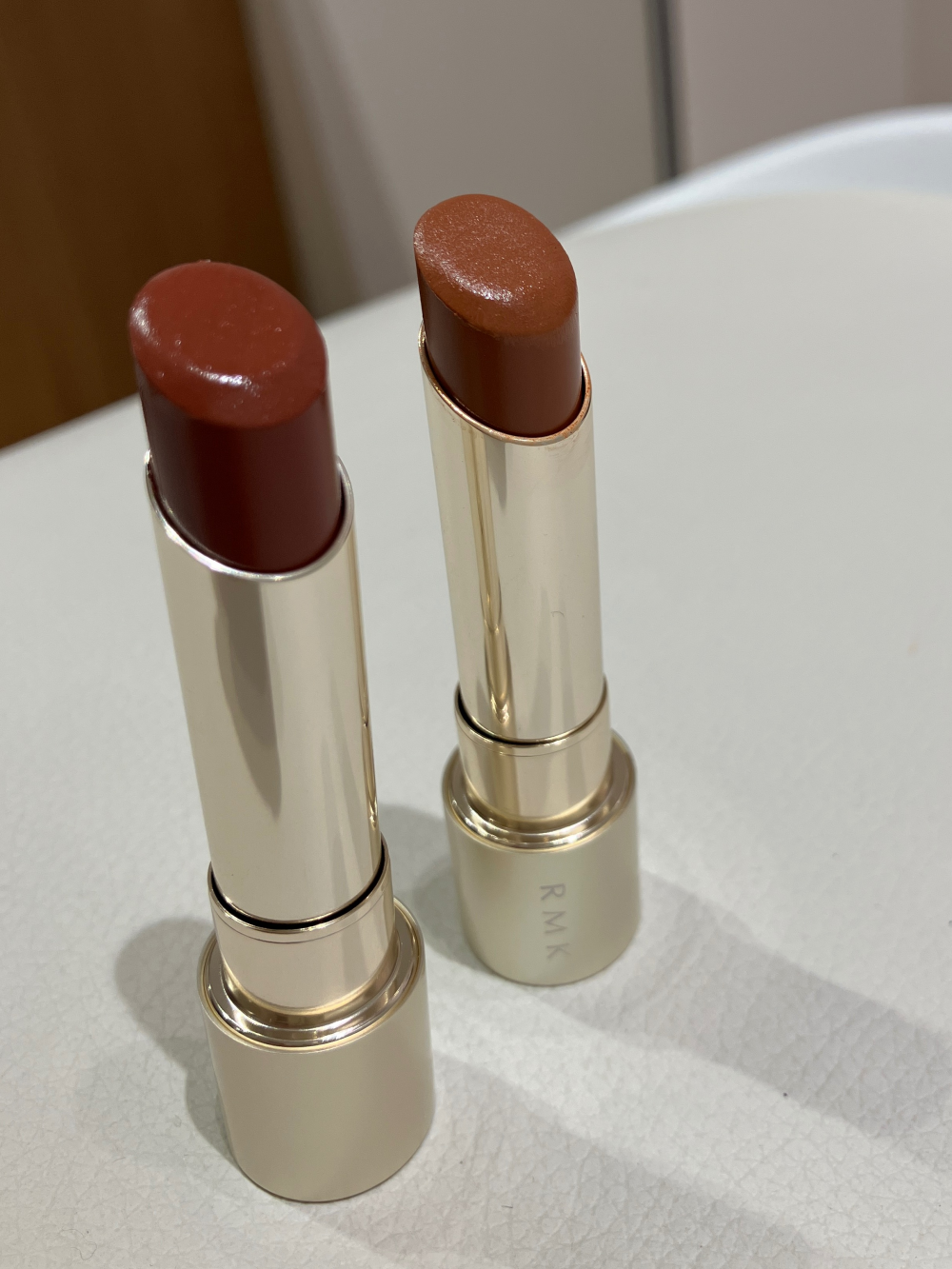 イエベのスタッフとブルベの私が選んだリップがこんなに違うなんて！【スウォッチ比較で解説】