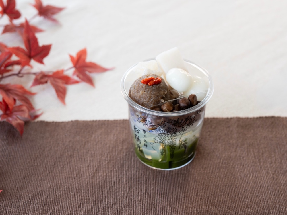 【秋の味覚】甘栗と抹茶のあんみつ