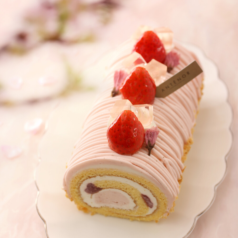 【アンテノール】🌸お花見スイーツ🌸桜のモンブランロール
