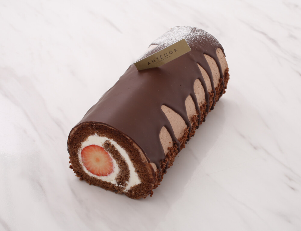 【アンテノール】紅ほっぺ苺のショコラロール