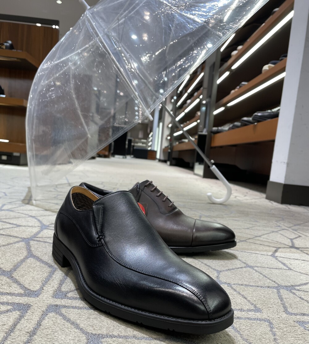 通気性と防水を兼ね備えた紳士靴