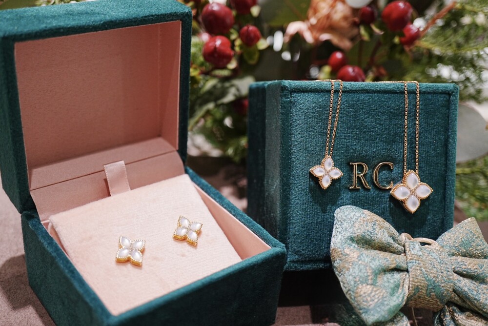 〜ROBERTOCOINが贈るホリデージュエリー〜