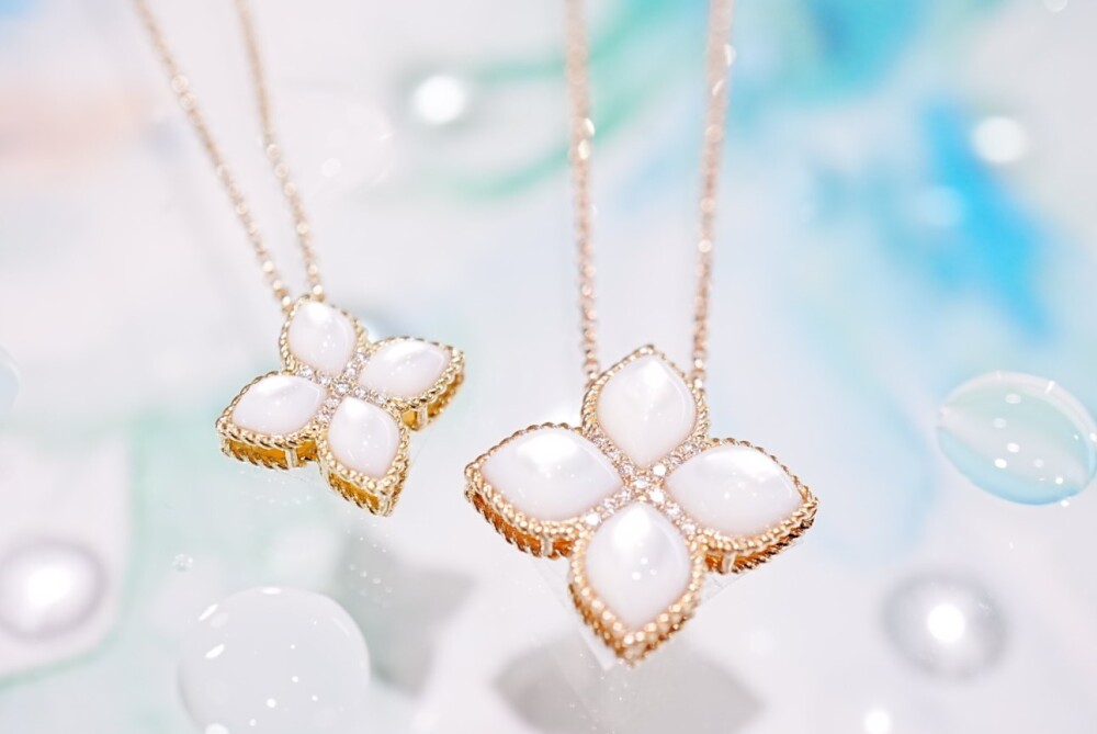 PRINCESS FLOWER VENETIAN マザーオブパールネックレスのご紹介