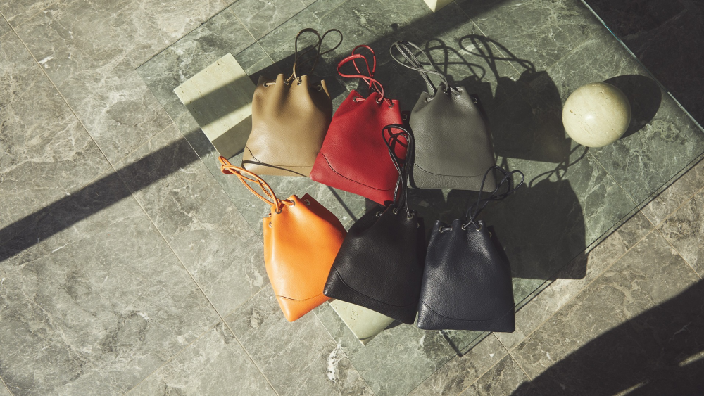 PELLE MORBIDAからドローストリングバッグのご案内♫