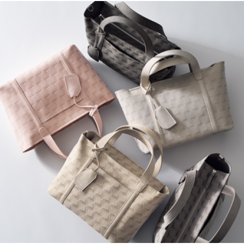 ESTIVANT〉が婦人洋品売場でデビュー❕ | 婦人洋品 TOPICS | 大丸東京