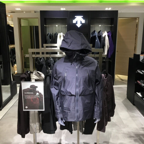 ◼️大幅値下げ◼️デサント製•オガサカ シェルスーツ上•下 L寸 中古品◼️ ◼️大幅値下げ◼️デサント製•オガサカ シェルスーツ上•下 L寸 中古