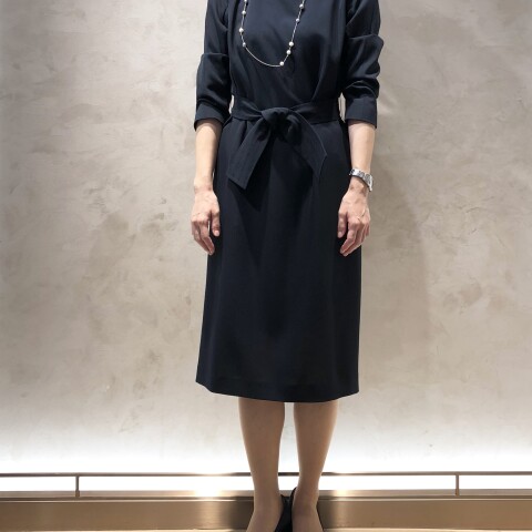 新作 ネイビーワンピースのご紹介です レリアン 大丸東京店公式 Shop Blog