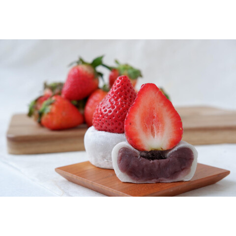 共楽堂の【大(だい)いちご大福】 | ほっぺタウン TOPICS | 大丸東京店