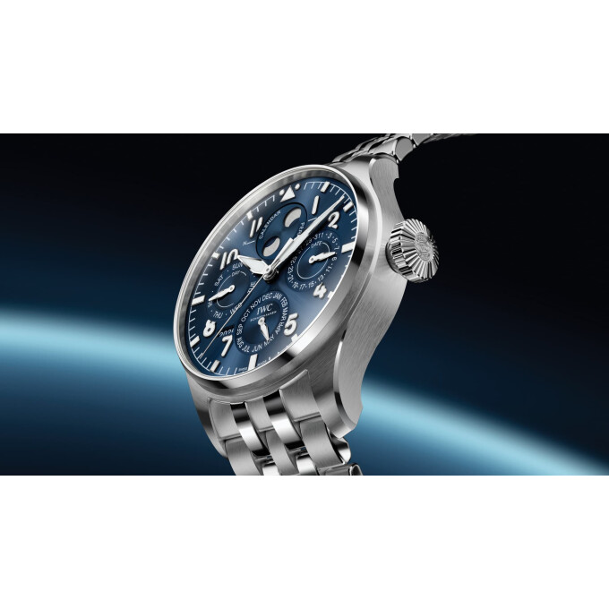 〈IWC〉