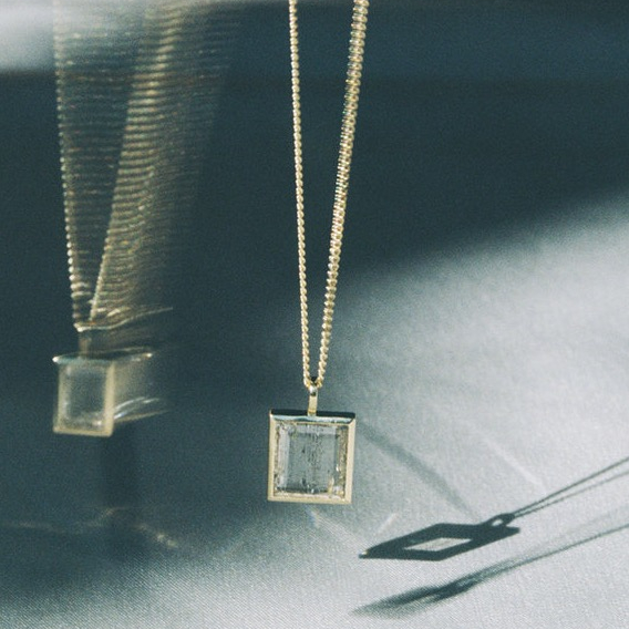 〈初夏におすすめのジュエリー〉