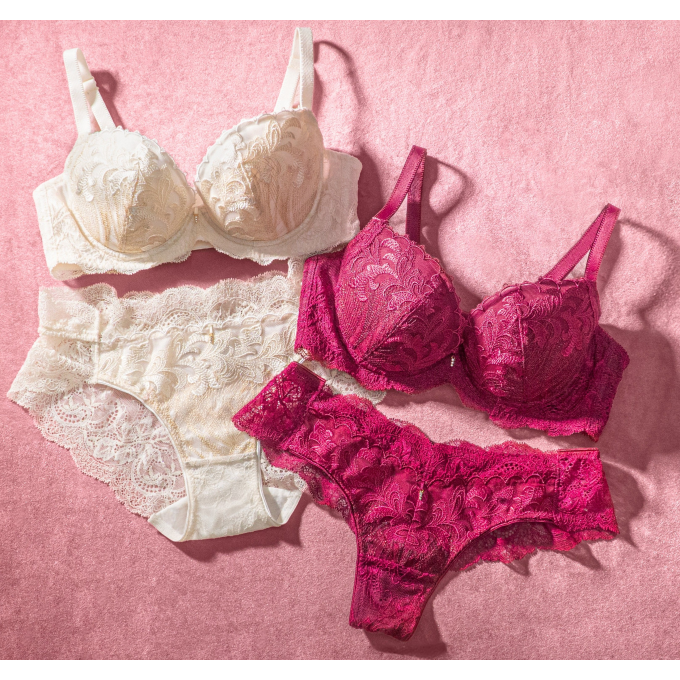 クリスマスに向けて可愛い補整ブラ試してみませんか？🎄