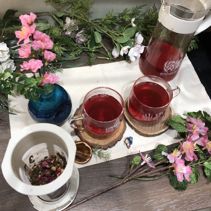 ロゼ色の甘酸っぱいハーブティー✨春のゆらぎを整え心地よくオレンジローズ茶🍊✨