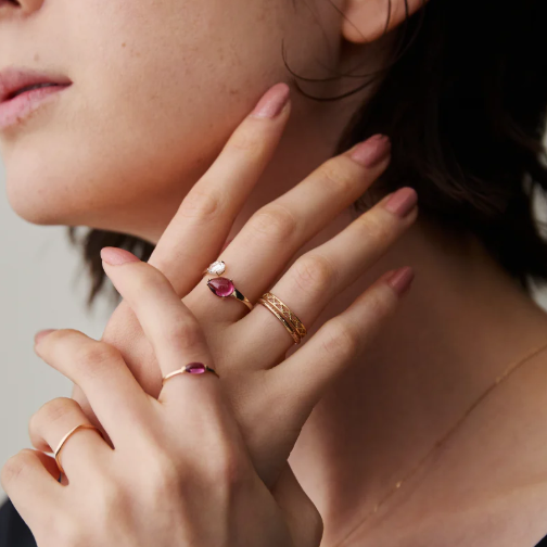 【新年のお守りリング】ローズガーネットで手元を華やかに