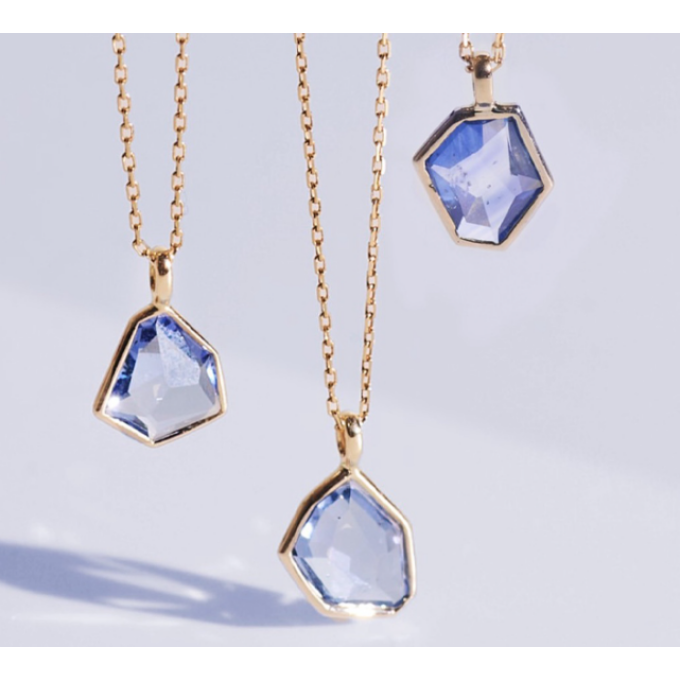 【ギフトにもおすすめ】世界で一つ、運命のサファイア