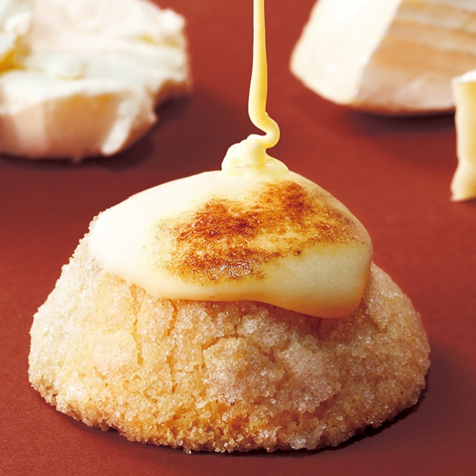 食欲の秋に頬ばりたい！まるで“ひとくちチーズフォンデュ”な、美食のプレミアムクッキー新発売