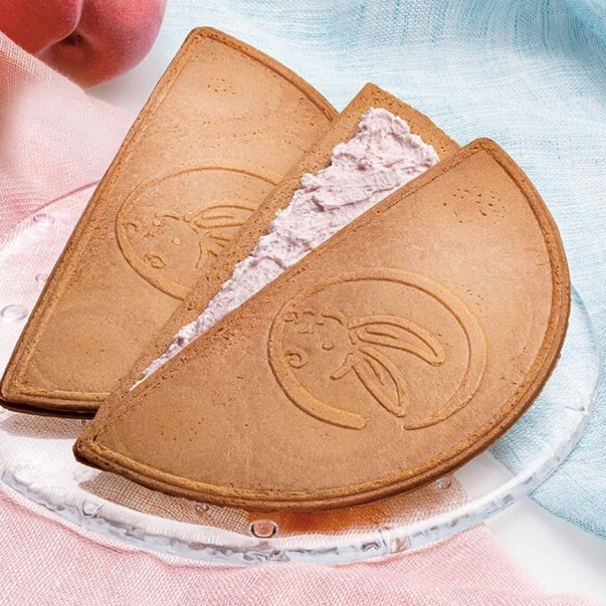 鎌倉五郎の夏到来！爽やか3種が登場。今年は白桃感がアップしたみずみずしい香りの『白桃半月』に注目