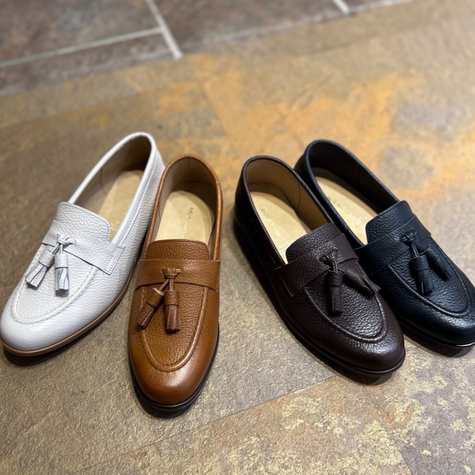 【MODEKAORI】ラウンドタッセルローファー