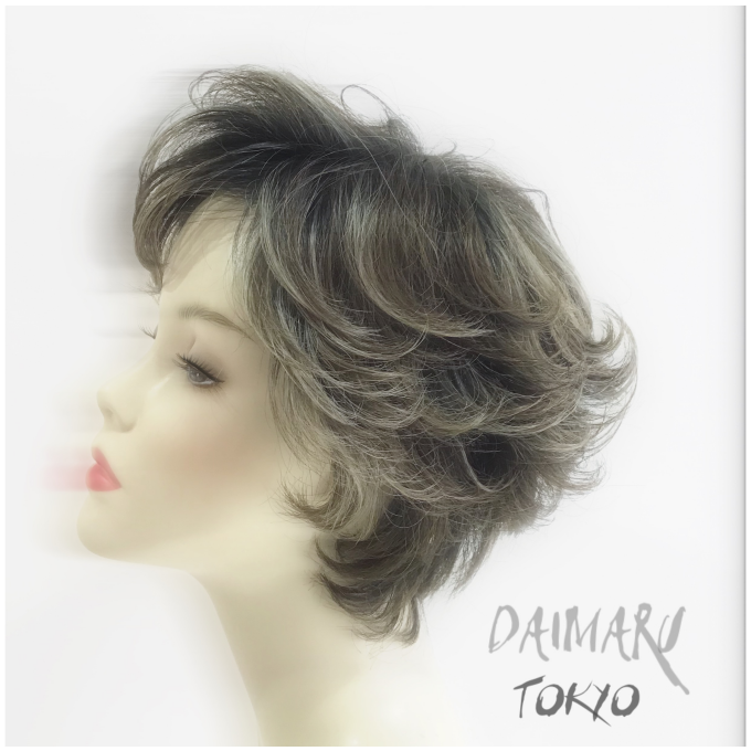 同じウィッグで変化あるシルエットに