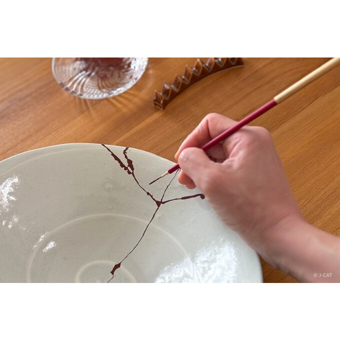 本漆で手がける本格金継ぎで日本の美意識に触れる −Otonami Lounge Tokyoにて−