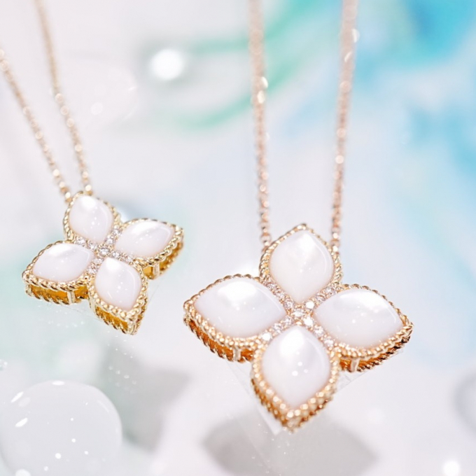 PRINCESS FLOWER VENETIAN マザーオブパールネックレスのご紹介