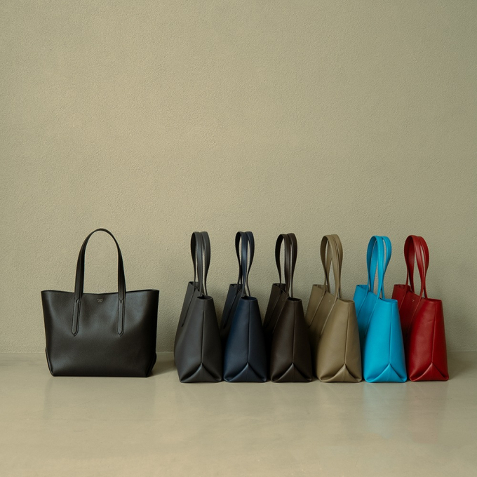 ペッレモルビダから"Colore" シンプルトートの2025年モデルが発売♪