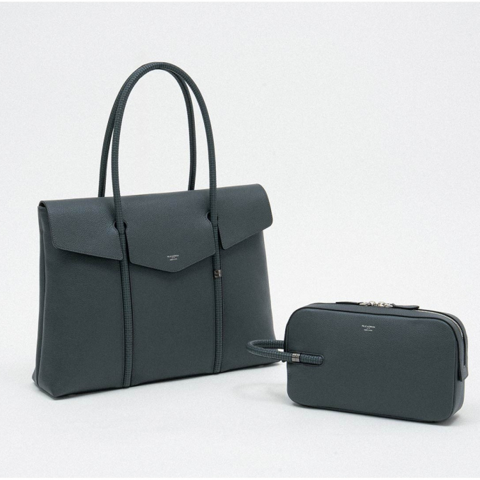 ペッレモルビダのHawserシリーズからチャコールグレーが新たに発売♫