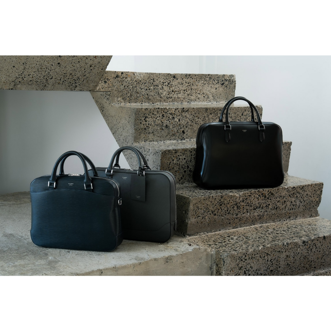 ペッレモルビダではホリデーギフトにぴったりなブリーフバッグをを様々ご用意しております♫