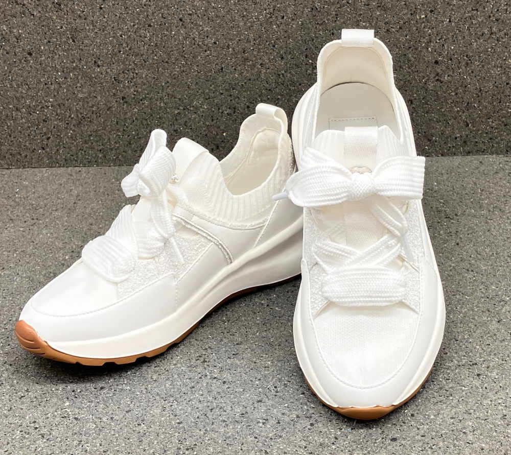 ＜モーダクレア＞✨ LANVIN en Bleu（ランバン オン ブルー）  ファットシューレーススニーカー  ✨