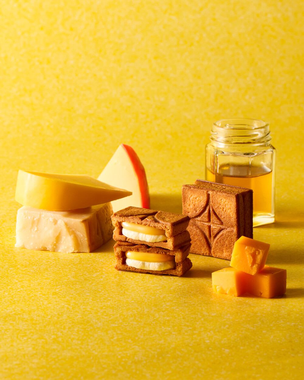 4種のチーズとバターが織りなす濃厚で贅沢なひとくち。
