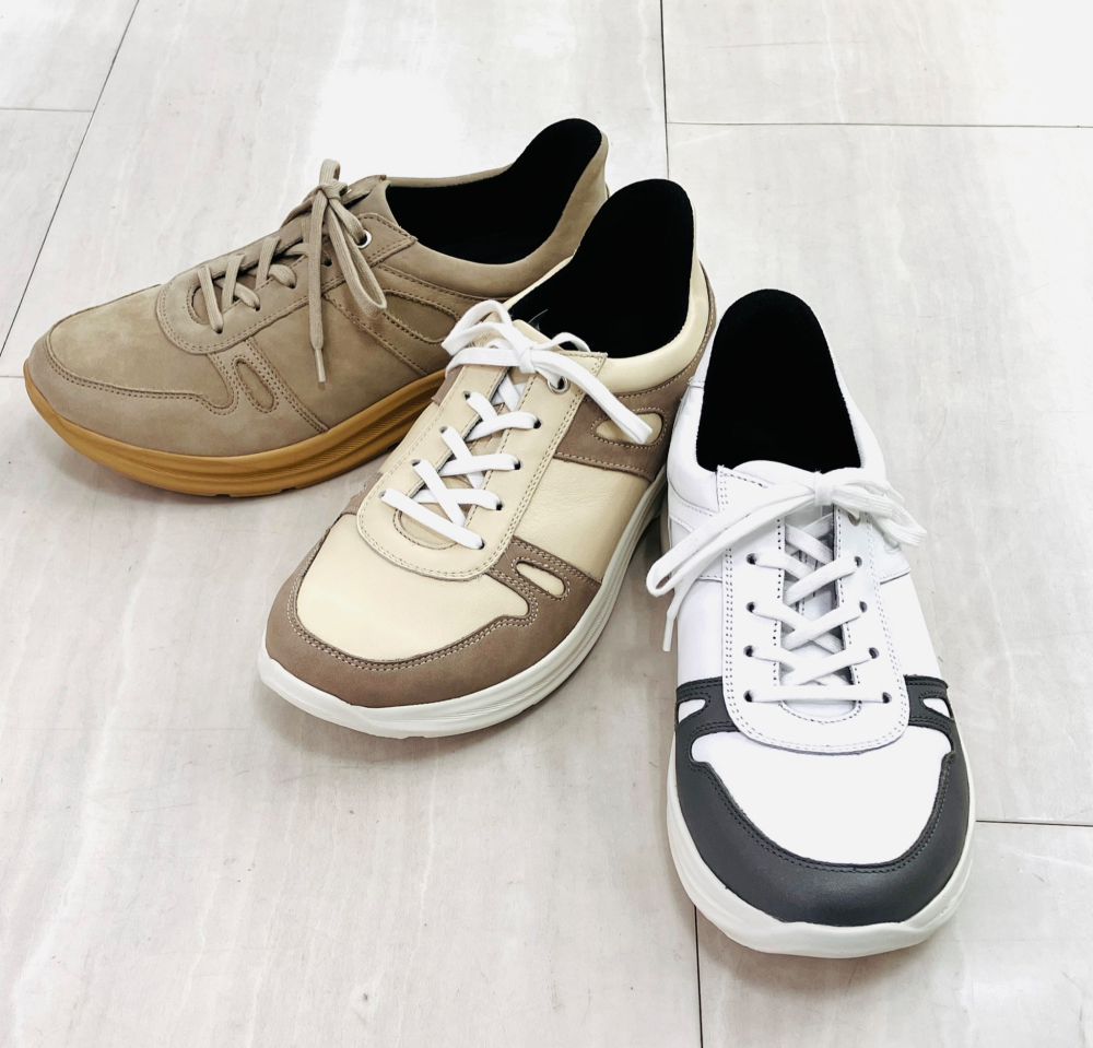 ＜ストロバー＞ 【WEARING ONスニーカーが登場しました】💛