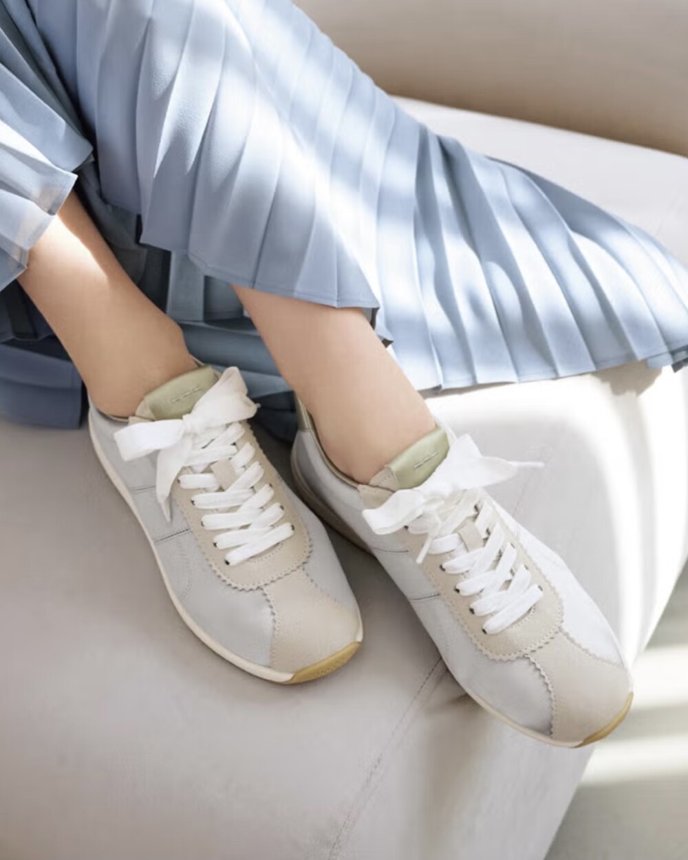 ✨　大人のための春の心地よい一足　🌸 〈 フィットフィット 〉  New 春の新色🌿《 サテンソフトフラットスニーカー620 》🌸