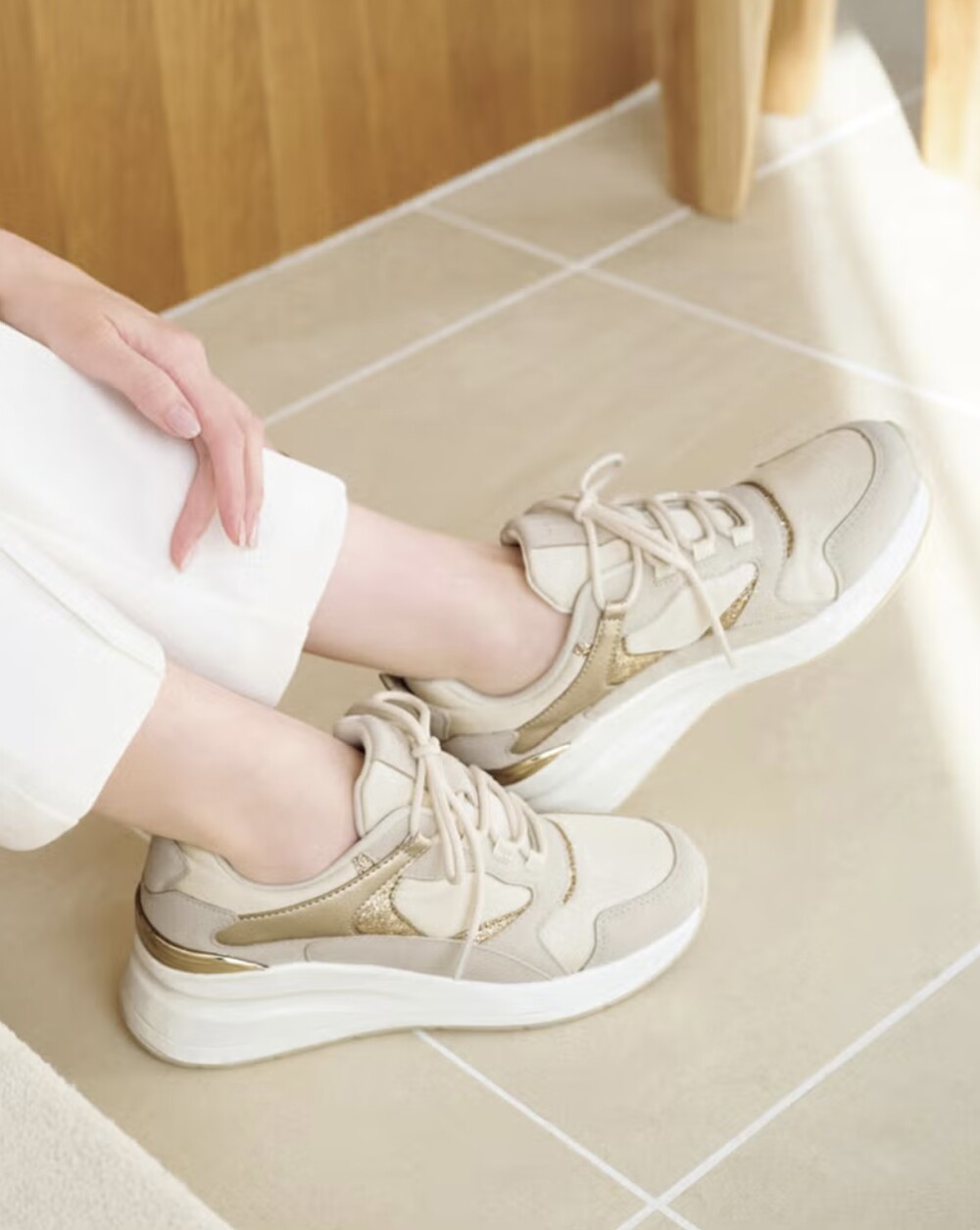   🍀〈 フィットフィット 〉 🌷🌱お出かけ日和〜その3《 スタイルアップグリッタースニーカー  》👟