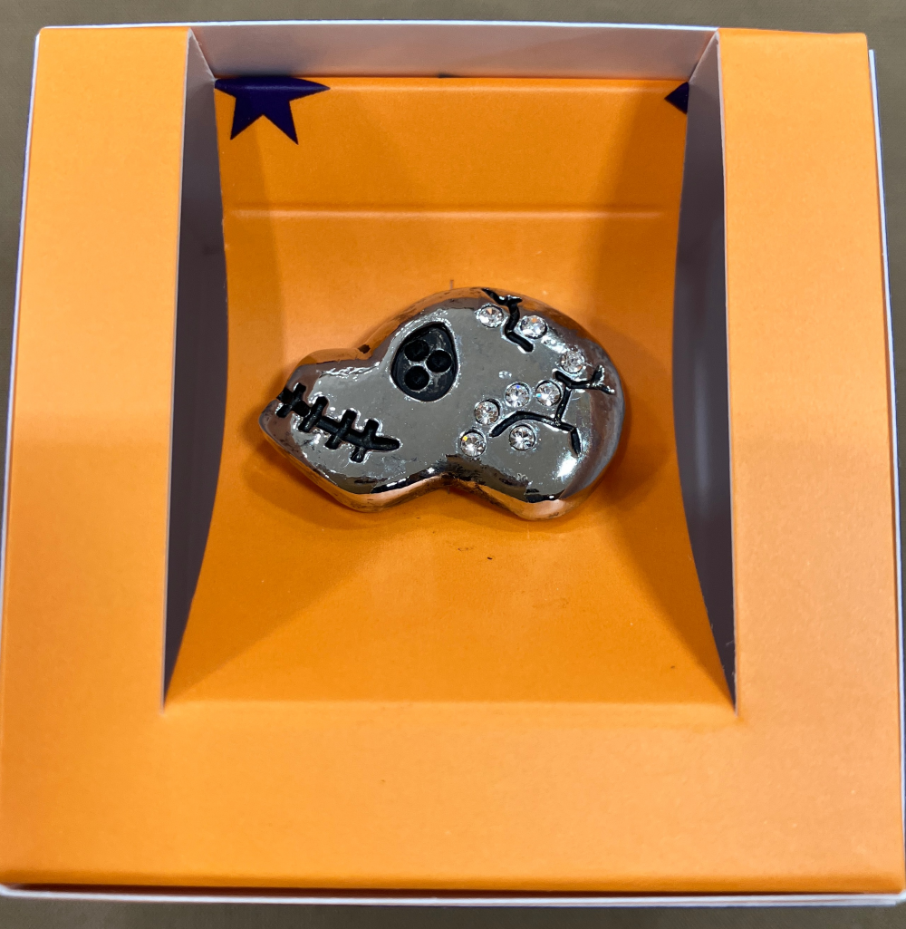 Happy Halloween 🎃おしゃれピンズ入荷しました。