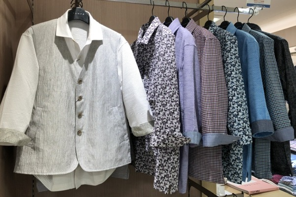 紳士服　〈H.L&VUMPS〉