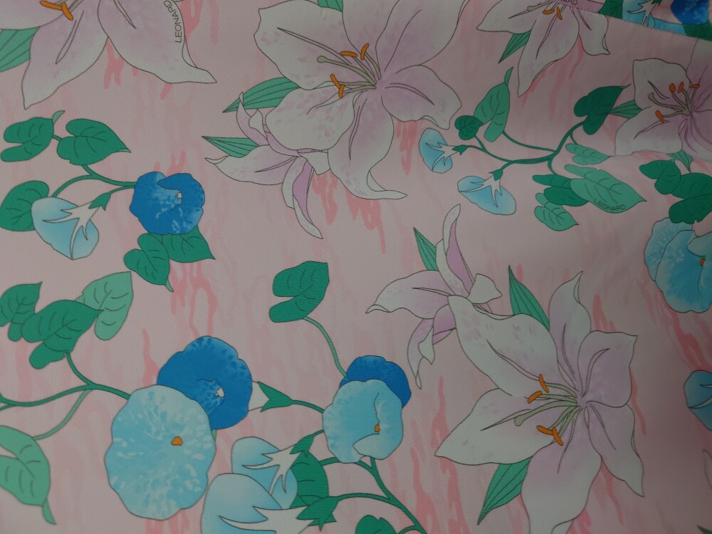 〈レオナール〉スポーツフェア