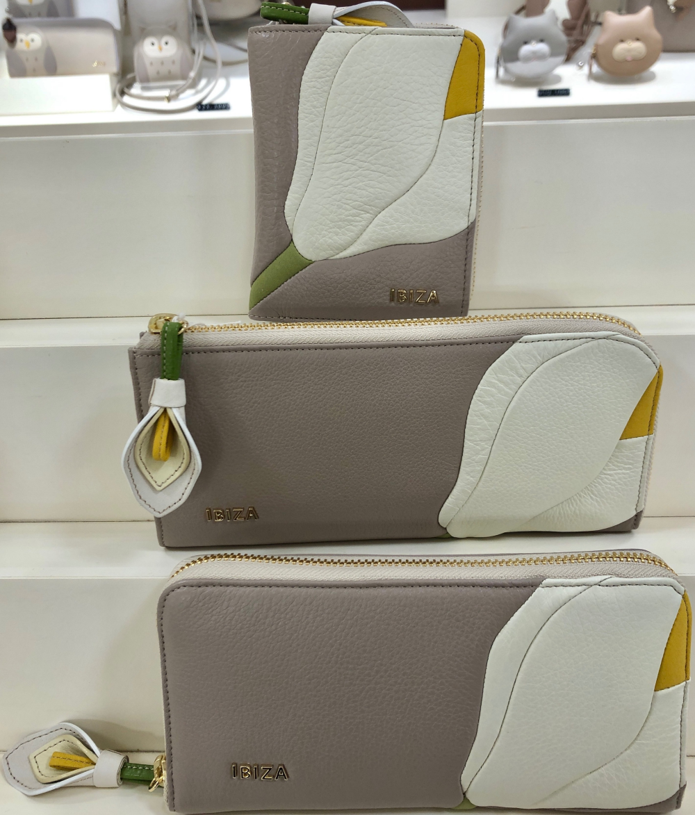 〈イビサ〉プレーサ　長財布💐