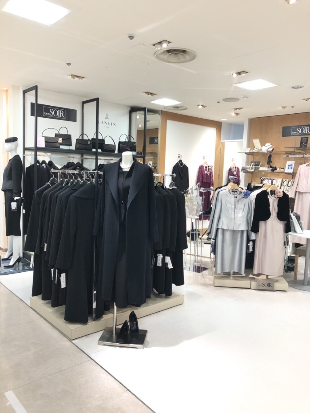 〈東京ソワール〉フォーマルコートのご紹介